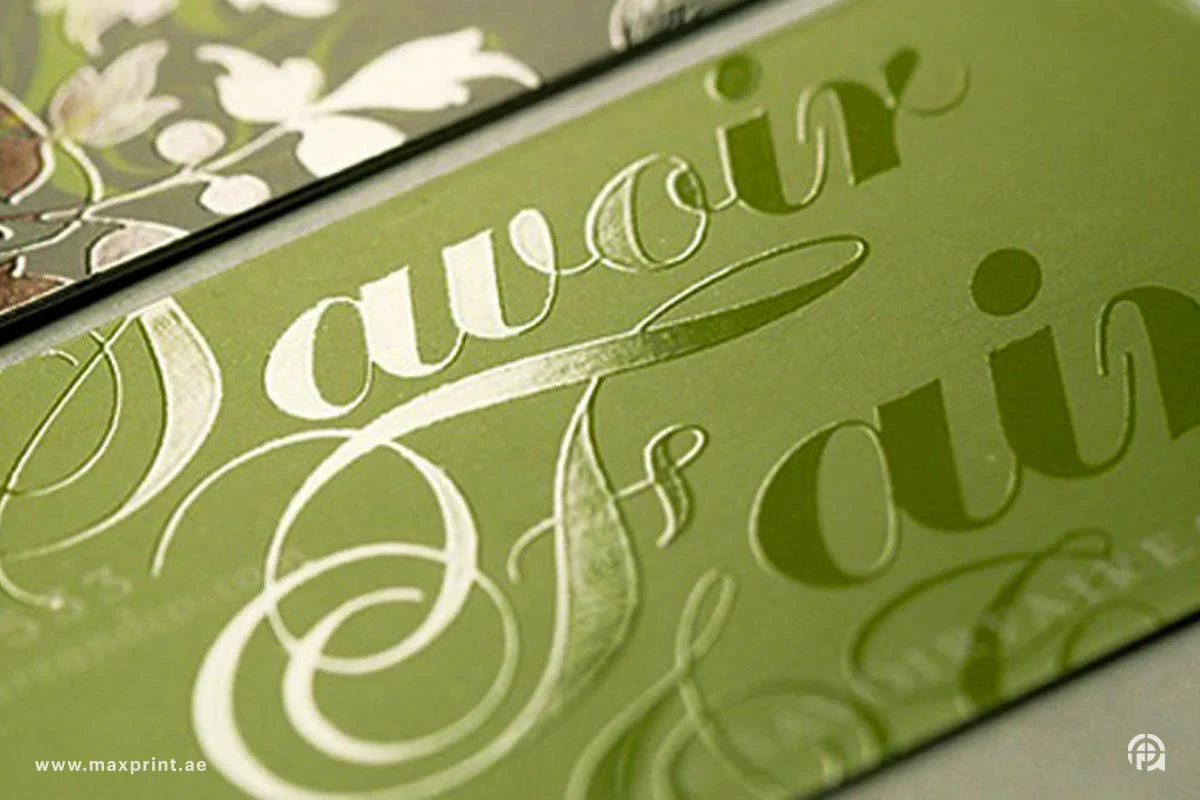 200 بطاقة عمل - طباعة سريعة، تغليف غير لامع، تأثير UV، ٤٠٠ GSM