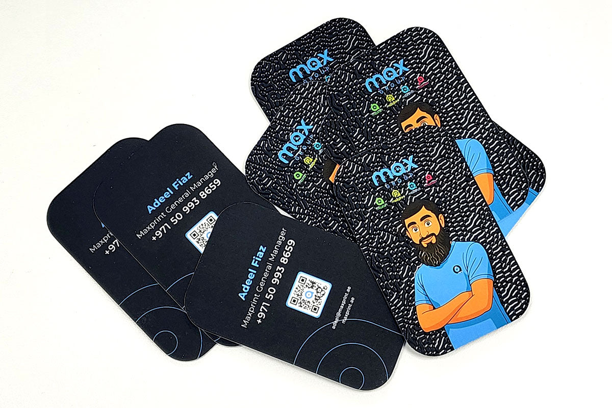 250 بطاقة عمل، زوايا مدوّرة، Spot UV، تغليف مخملي (Velvet)، 700 GSM